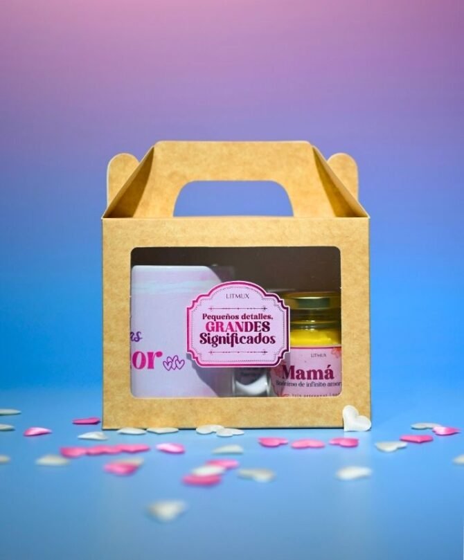 Kit de regalo para mamá con vela aromatizada y mug con mensaje.